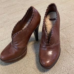 UGG Australia Women’s Jamison Platform Heel Booties Chocolate Leather size 8